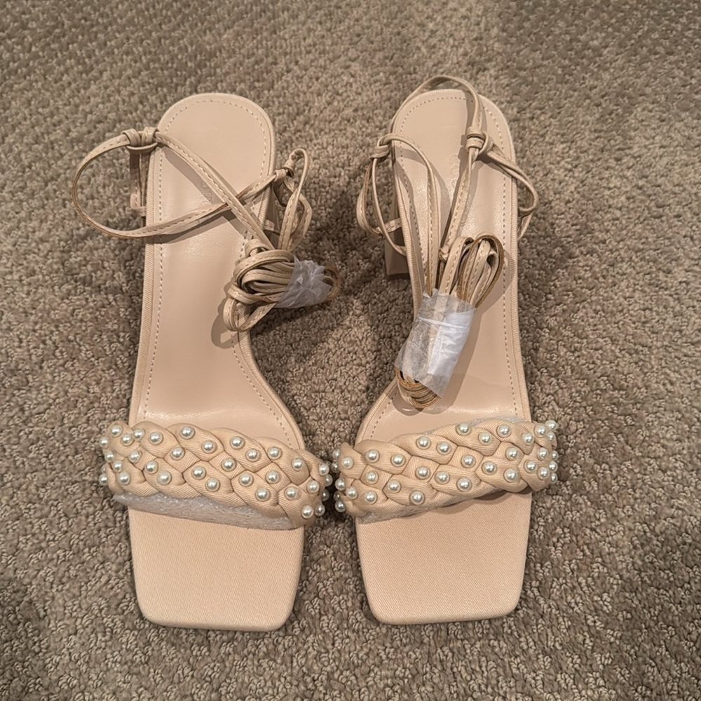 NIB Coutgo Womens Pearl Strappy Braided Lace Up Heeled Sandals - Size: 9.5 - Picture 3 of 7